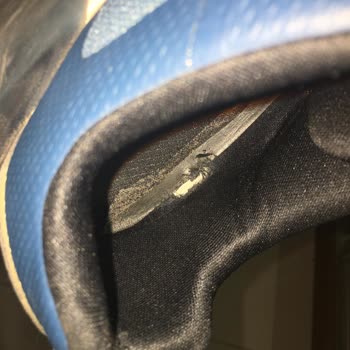 Skechers 3400 Ayakkabıda Kısa Sürede Topuk Kısmında Delinmeler Oldu.