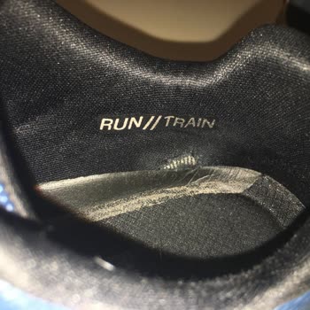 Skechers 3400 Ayakkabıda Kısa Sürede Topuk Kısmında Delinmeler Oldu.