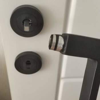 Adokapı Kötü İşçilik Ve Kötü Müşteri Hizmetleri