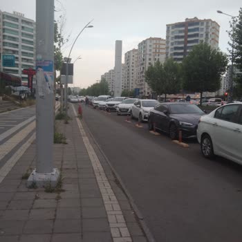 Kayapınar Belediyesi Trafik Işıklarının Yetersizliği Zorluk Çıkarıyor