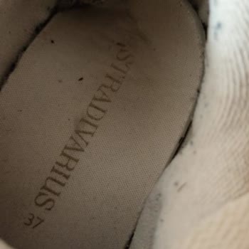 Stradivarius Hediye Ayakkabının İlk Kullanımda Arka Kısmının Çökmesi