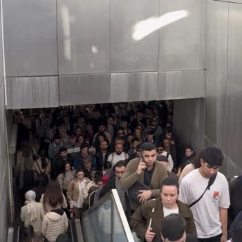 Mecidiyeköy Metrobüs Durağında Yürüyen Merdivenlerin Arızası Yaşamı Olumsuz Etkiliyor