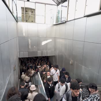 Mecidiyeköy Metrobüs Durağında Yürüyen Merdivenlerin Arızası Yaşamı Olumsuz Etkiliyor