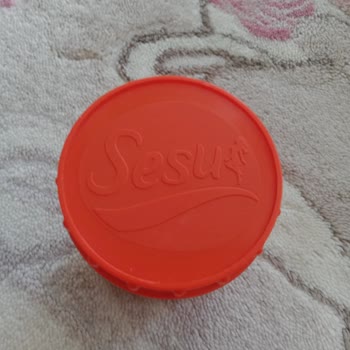 Sesu Ilık Ağda Tüyleri Almıyor Ve İnsanın Tenine Yapışık Kalıyor