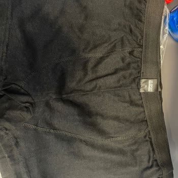 İpek Boxer Farklı Ürün Gönderiyorlar