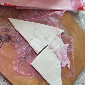 Superfresh Milföy Hamurunun İçinden Plastik Naylon Parçası Çıktı