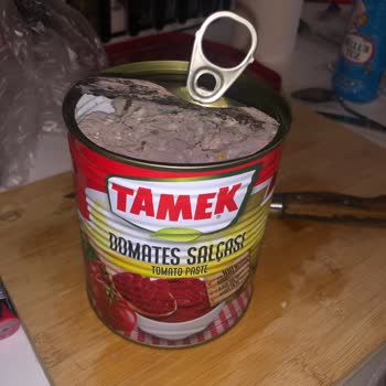 Tamek Salçanın İçinden Bir Kalıp Küf Çıktı