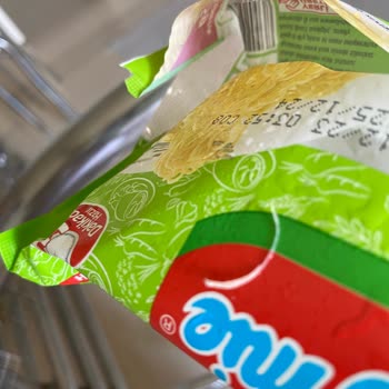 İndomie Şikayet Paketin İçinden Tırnak Çıktı