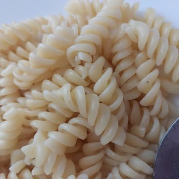 BİM Den Yiyecek Alıp Yemeyin