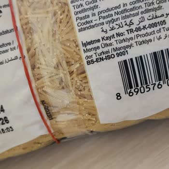 Nuh'un Ankara Makarnası Şehriye Paketinde Siyah Bir Cisim