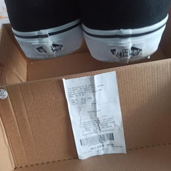 FLO Ayakkabı FLO'dan 16.04.2024 De Vans Marka Ayakkabı Aldım