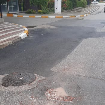 Etimesgut Belediyesi Devlet Mahallesi'ndeki Çukurlar Ve Asfalt Sorunlarına Duyarsızlık