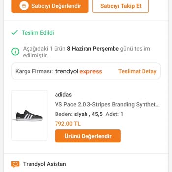 Adidas Spor Ayakkabı Aldık İçleri Döküldü Plastiği Görünüyor
