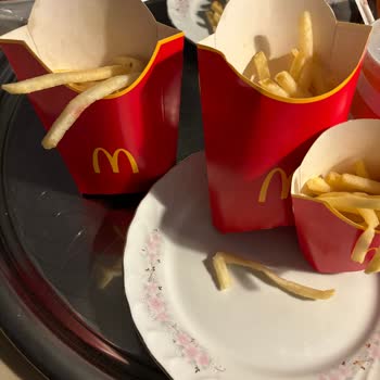 McDonald's Ve Yemeksepeti Eksik Ürün Ve Kırmızı Boya Bulaşmış Patates!