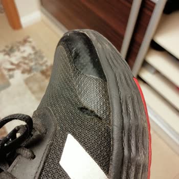 Adidas Ayakkabı 5 Ayda Parçalandı.