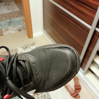 Adidas Ayakkabı 5 Ayda Parçalandı.