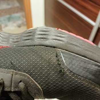 Adidas Ayakkabı 5 Ayda Parçalandı.