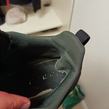 Adidas Ayakkabı 5 Ayda Parçalandı.