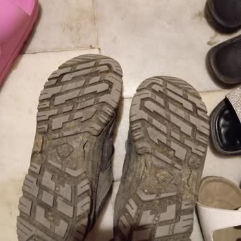 Quechua Decathlon Ayakkabı Erken Den Yırtıldı