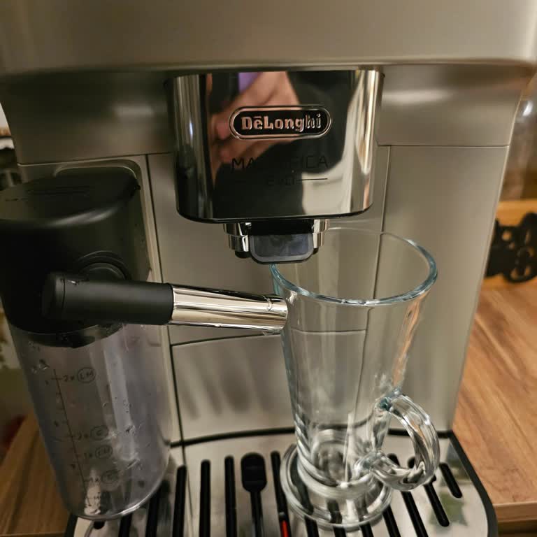 Delonghi Kusurlu Ürün Tasarımı Satıyor
