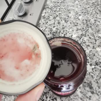 Şok Market Bol Tane Reçel Küf