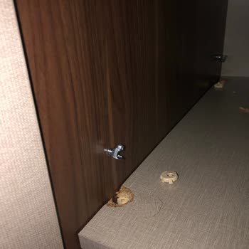 Kelebek Mobilya Kırılan Kıyafet Dolabı Rafı
