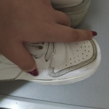 Bershka Ayakkabının Yanları Açılıyor Kalitesiz