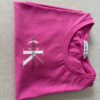 Calvin Klein T Shirt Dökülme