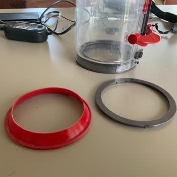 Dyson V15 Kırmızı Lastik Aparat Çıktı