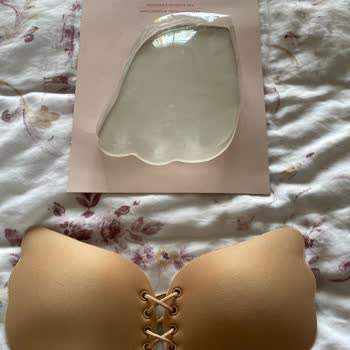 Penti Ayarlanabilir Yapışkan Sütyen Şikayeti