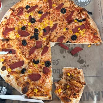 Sbarro Ürün Görseli İle Verilen Pizza Aynı Değil
