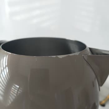 Korkmaz Demiks'in Boyası Soyuluyor