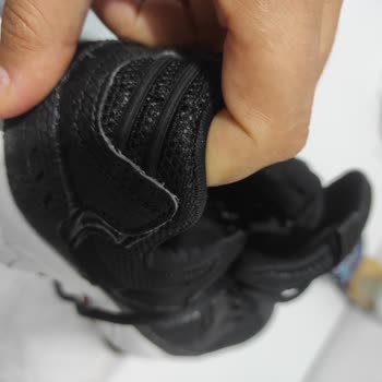 Skechers Ürünün Arkasında Durmuyor!