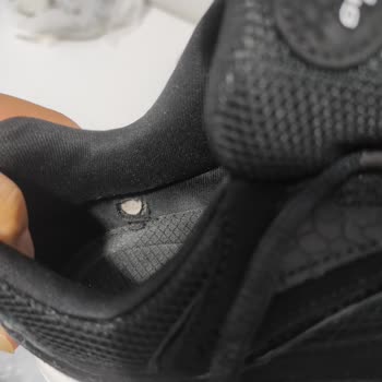 Skechers Ürünün Arkasında Durmuyor!