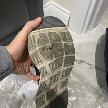 Skechers Taban ERİMESİ-YARIK Oluşması