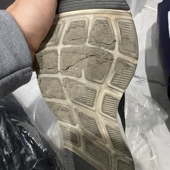 Skechers Taban ERİMESİ-YARIK Oluşması