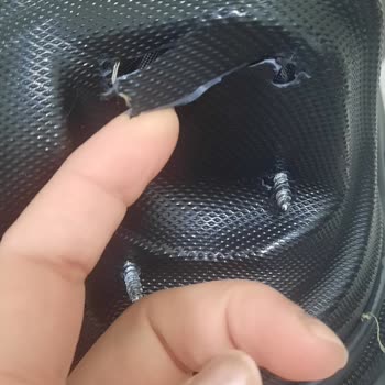 A Jet Valizimin Tekerleğini Kirdi