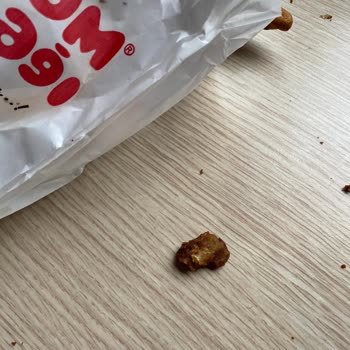 Susam Sokağı Ayçöreği İçinden Sert Beyaz Parça Çıktı