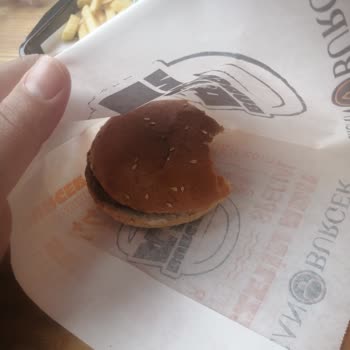 Ercan Burger Çocuk Menüden Çıkan Hamburger Küçüklüğü