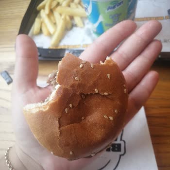 Ercan Burger Çocuk Menüden Çıkan Hamburger Küçüklüğü