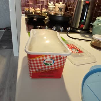 Ekici Peynir Kutusu Açılmadan Şişmiş