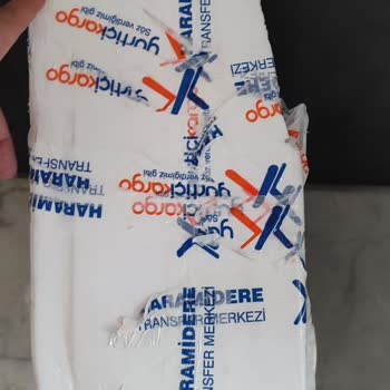 Yurtiçi Kargo Ürün Sevkiyatı Sırasında Kargoya Özen Göstermiyor.