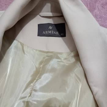 Armine Ceketin Kumaş Kalitesizliği