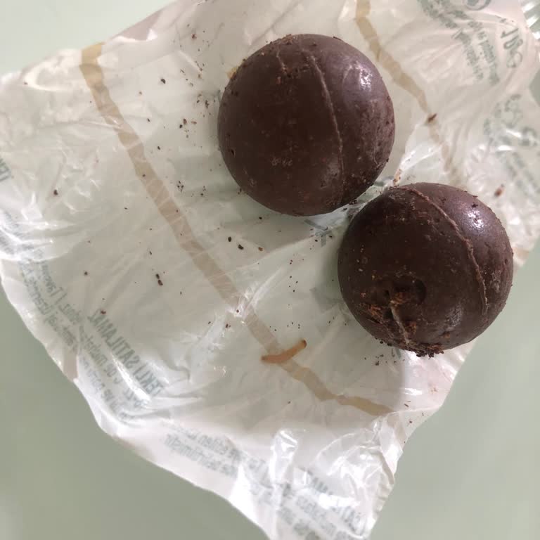 Nestle Misafirler Önünde Şok: Kurtlu Çikolatalar!