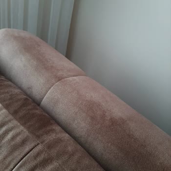 İstikbal Farbverblassen und Absackungen an den Armlehnen des Sofasets