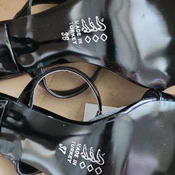 Trendyes Ayakkabıcılık Kusurlu Ürün GÖNDERDİ, Ücreti İade Etmiyor...