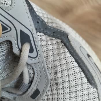 Skechers Yırtık Ve Sökülmüş Ayakkabı