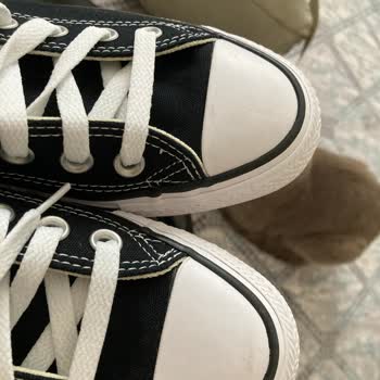 Kötü Paketleme Ve Leke Problemiyle Gelen Converse Ayakkabı