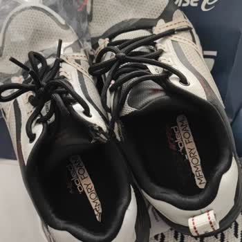 Skechers Ayakkabısı Giymenin Verdiği Suçluluk