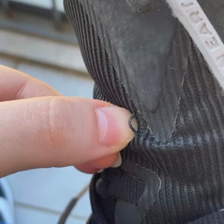 In Street Mağazasından Alınan Ayakkabıda Açılma!